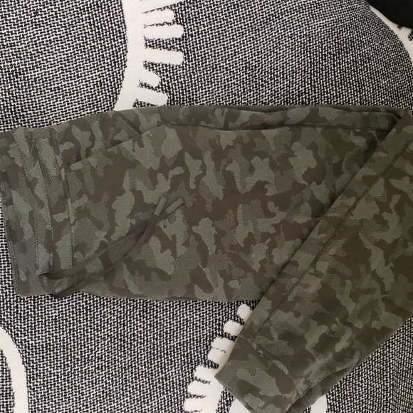 Lululemon Ready to Rulu Jogger Camo Jacquard Green - Picture 2 of 5